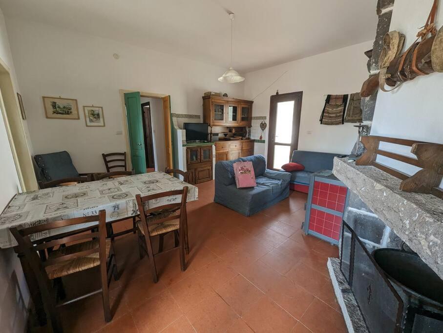 Cottage Familiare Sant'Agostino Abbasanta ภายนอก รูปภาพ